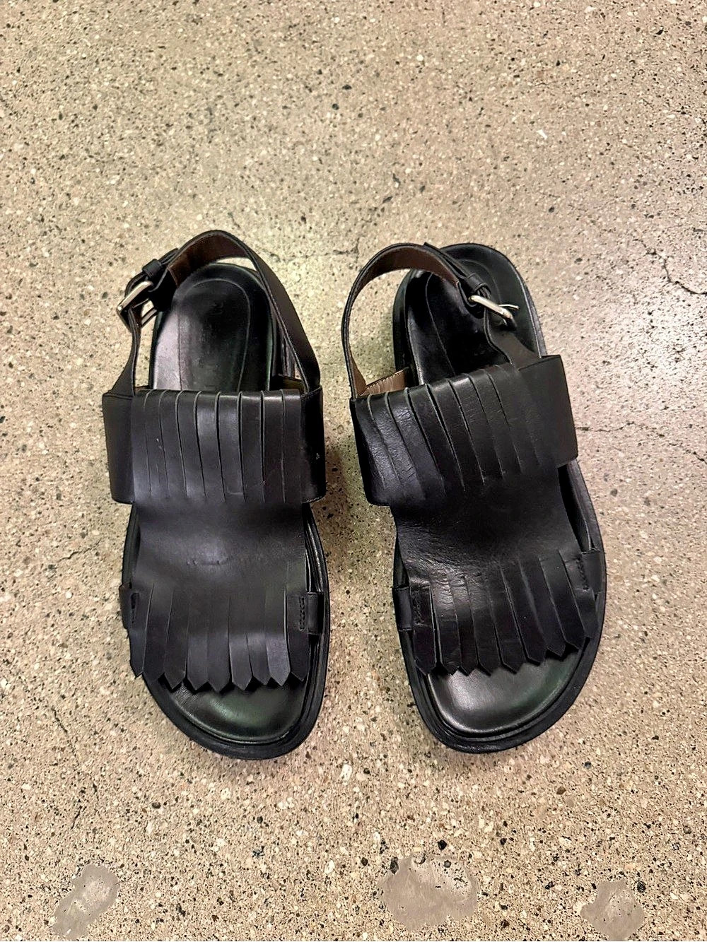 Marni Fringe Fussbett Sandals in Black Leather